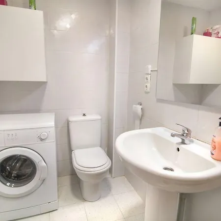 Amplio Apartamento Con Piscina Comunitaria Calella